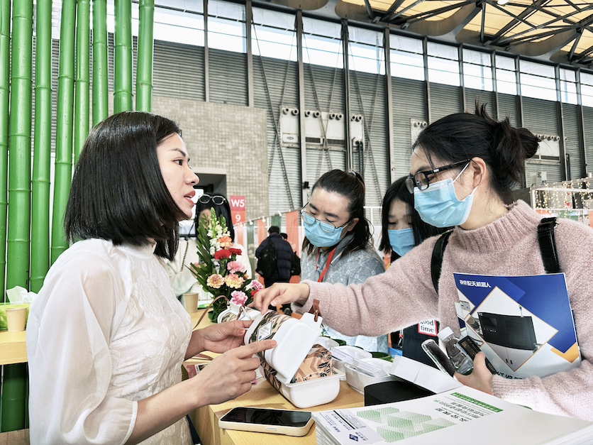 咨询.JPG 咨询.JPG