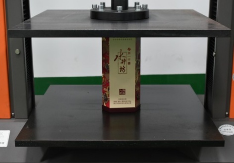 ista实验室图片2 酒包抗压测试验证_副本.jpg